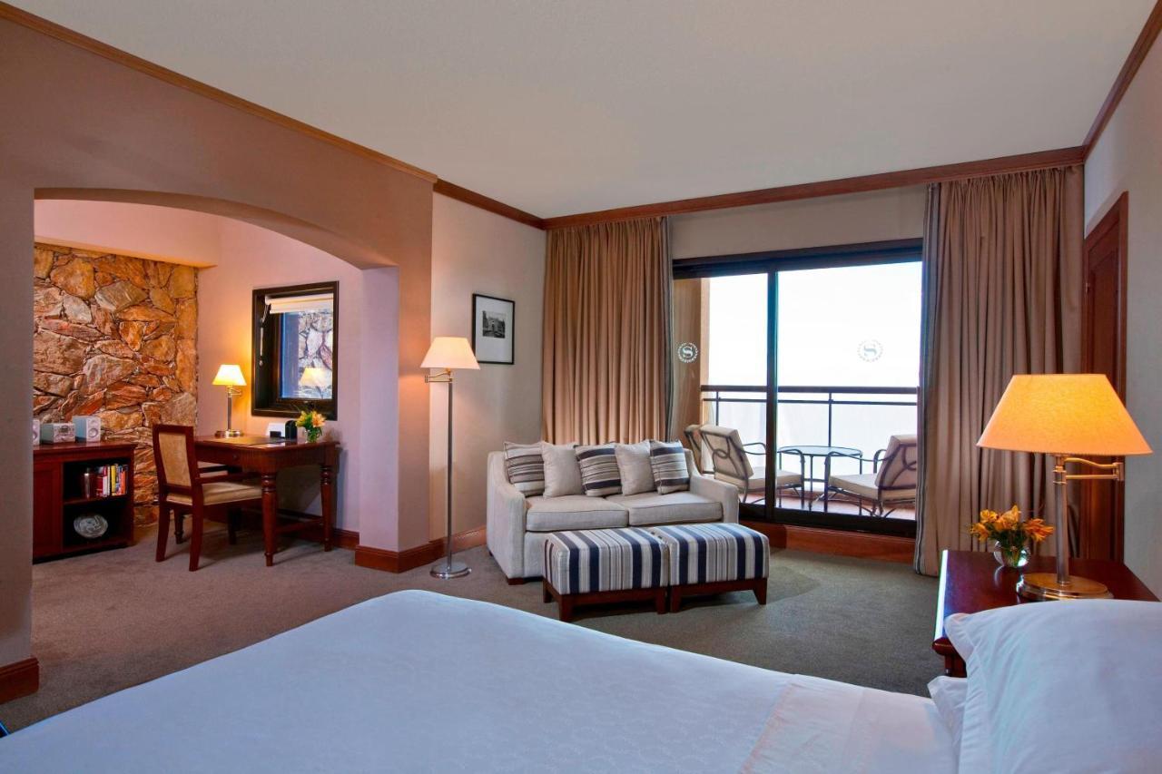 Sheraton Colonia Golf & Spa Resort Colonia del Sacramento Exterior photo A room at the hotel