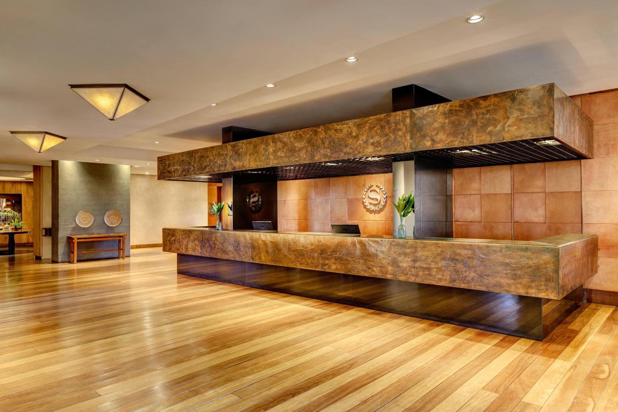 Sheraton Colonia Golf & Spa Resort Colonia del Sacramento Exterior photo The lobby of the hotel