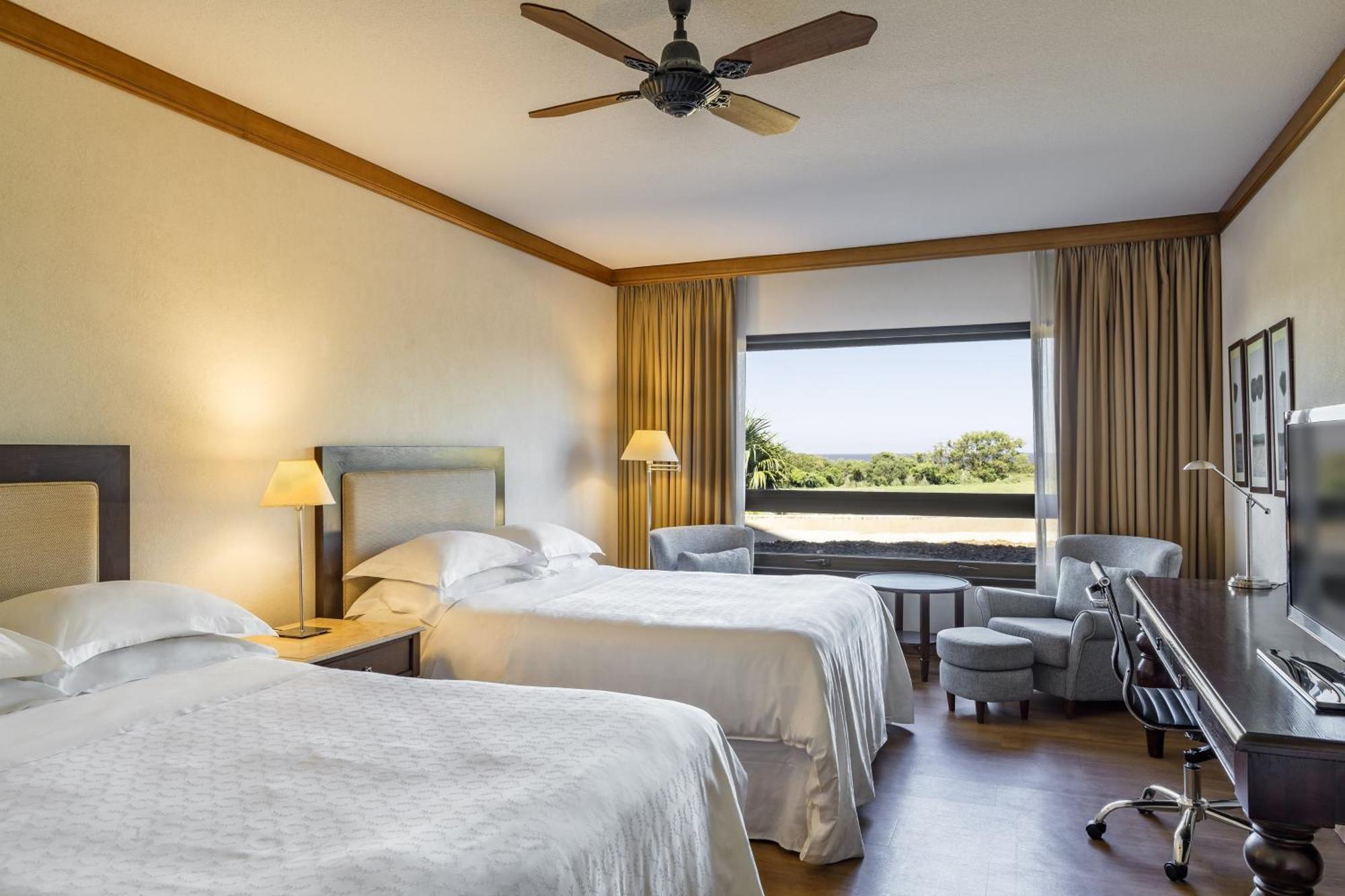 Sheraton Colonia Golf & Spa Resort Colonia del Sacramento Exterior photo A room at the hotel